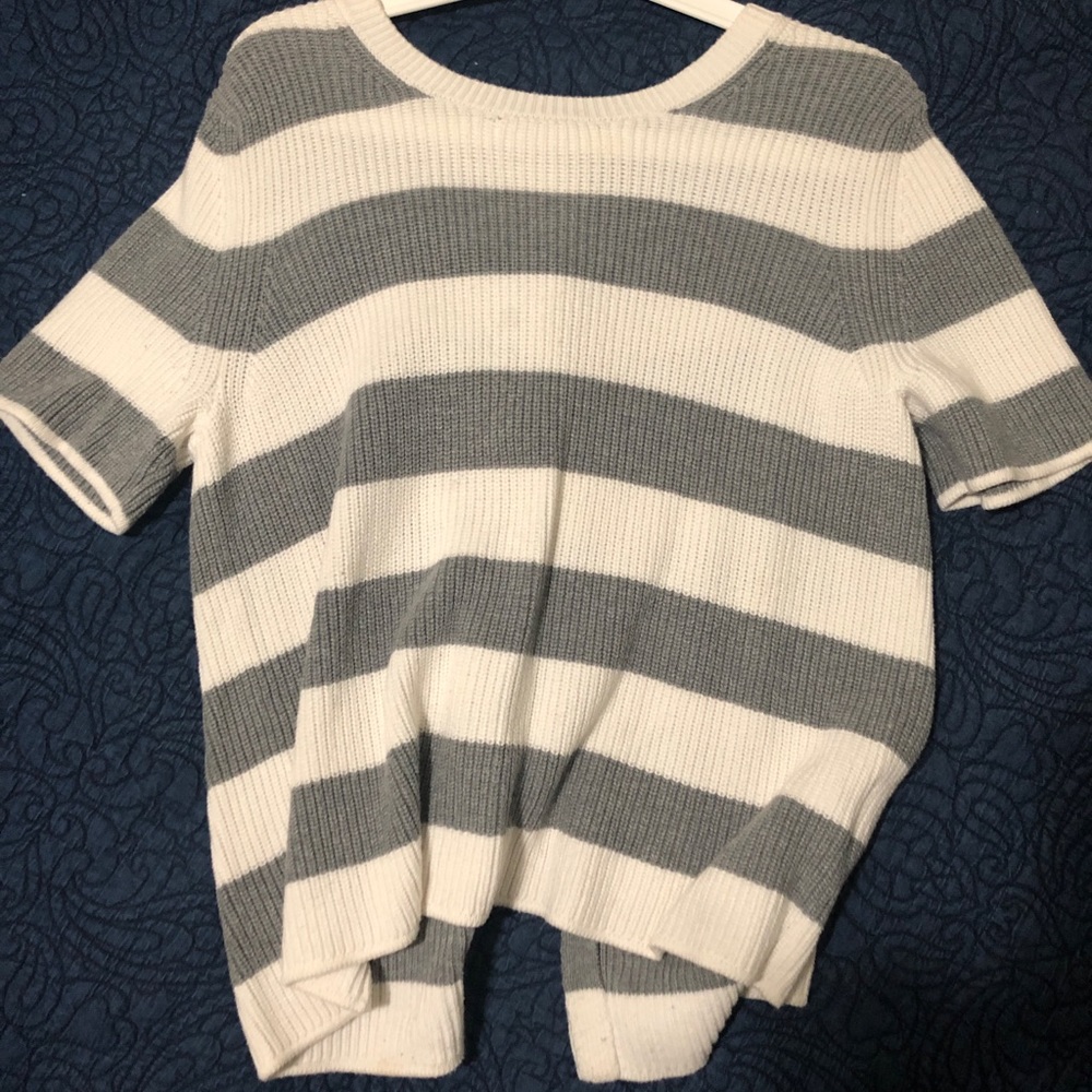 Striped Open Back Sweater - Picture 2 of 5